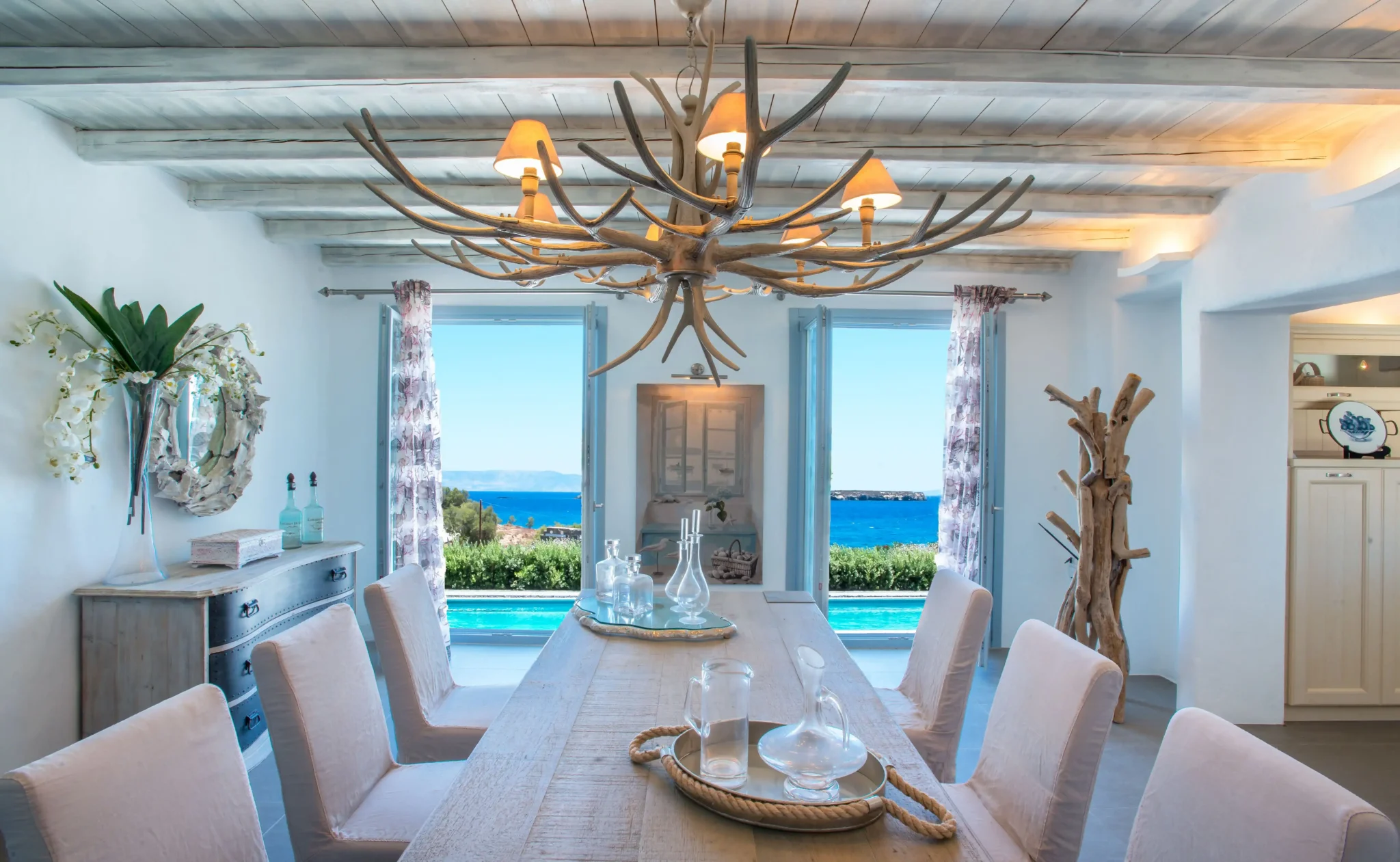Luxury Villa · photograph 4